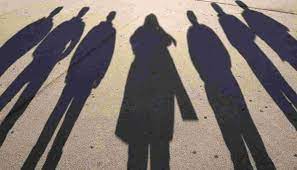 التحديق في الظِلال