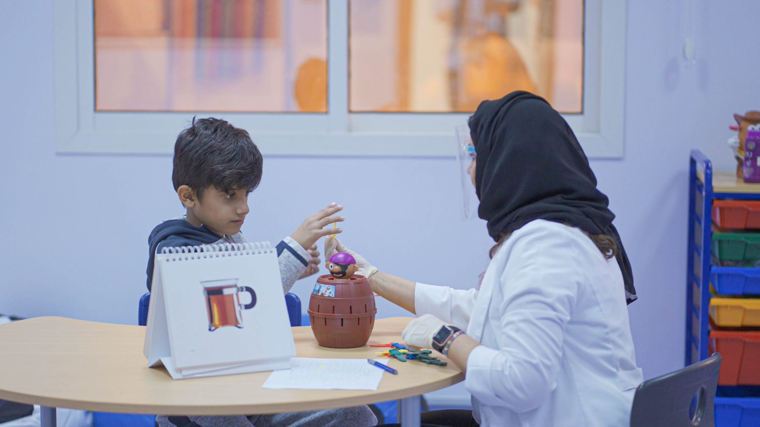 التوحد وعلاج النطق واللغة