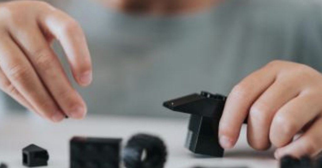 بحث يكشف اعتماد أنماط السلوكيات المقيدة والتكرارية