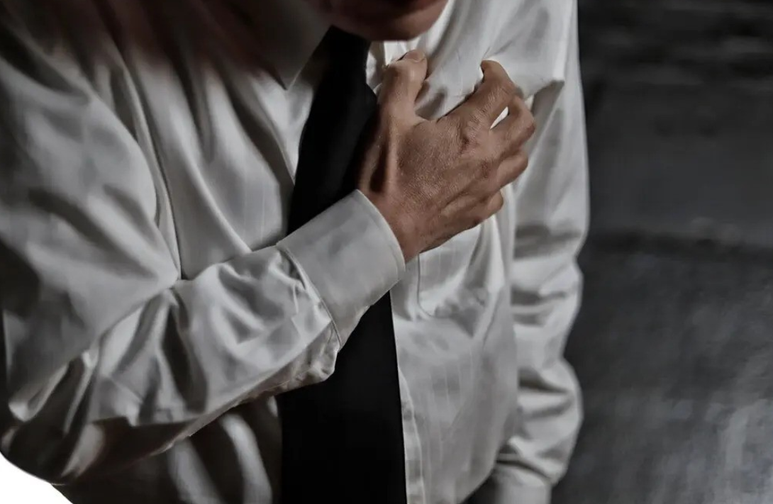 كيف تساعد شخصًا أثناء نوبة الهلع 