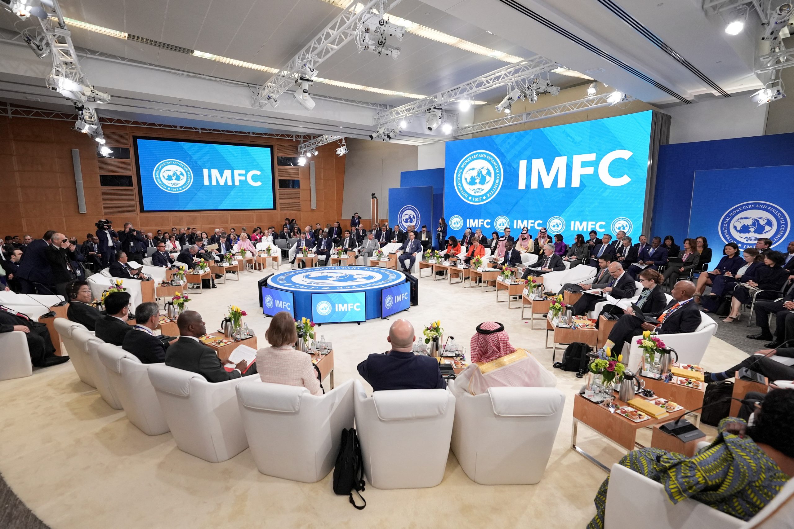 توترات تجارية، تحذيرات من الديون، ودعوة للوحدة: اجتماعات الربيع 2025 لصندوق النقد الدولي والبنك الدولي