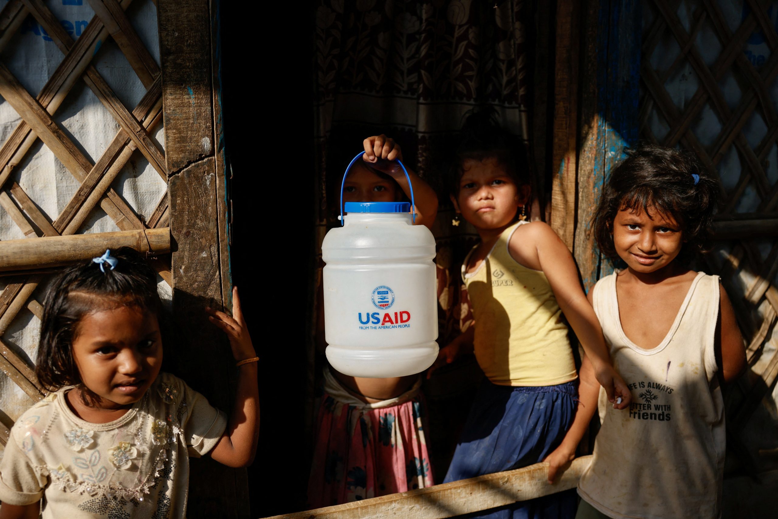 ما الذي تعنيه تخفيضات الوكالة الأمريكية للتنمية الدولية (USAID) لتنمية الشباب — وماذا يجب أن يفعل العالم بعد ذلك