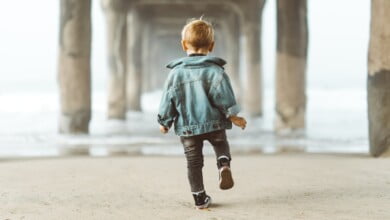 وصايا لجعل طفلك متكيّفا مع متغيرات عطلة هذا العام