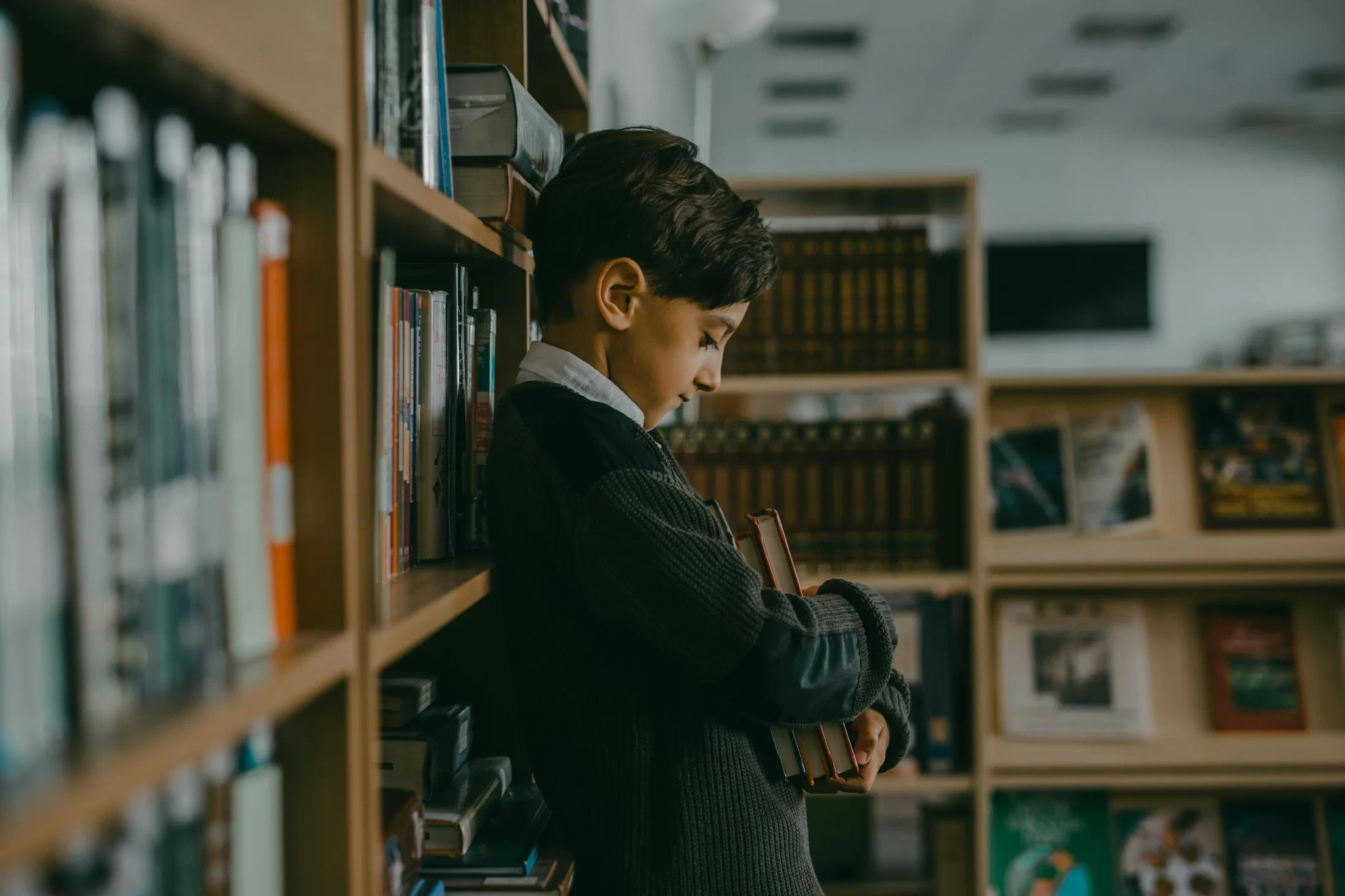 ما رأي المراهقين في منح الوالدين أبناءهم نقودًا حتى يقرأوا؟