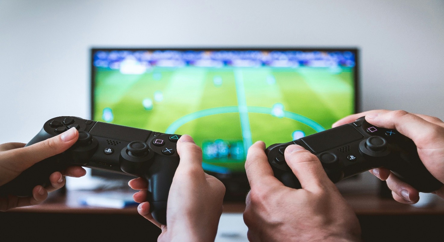 اللعب الآمن هو حجر الأساس في السلامة الرقمية. إليك كيف يمكن تحقيق ذلك