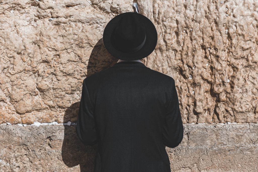 معاندة إسرائيل للتاريخ والأخلاق والقانون