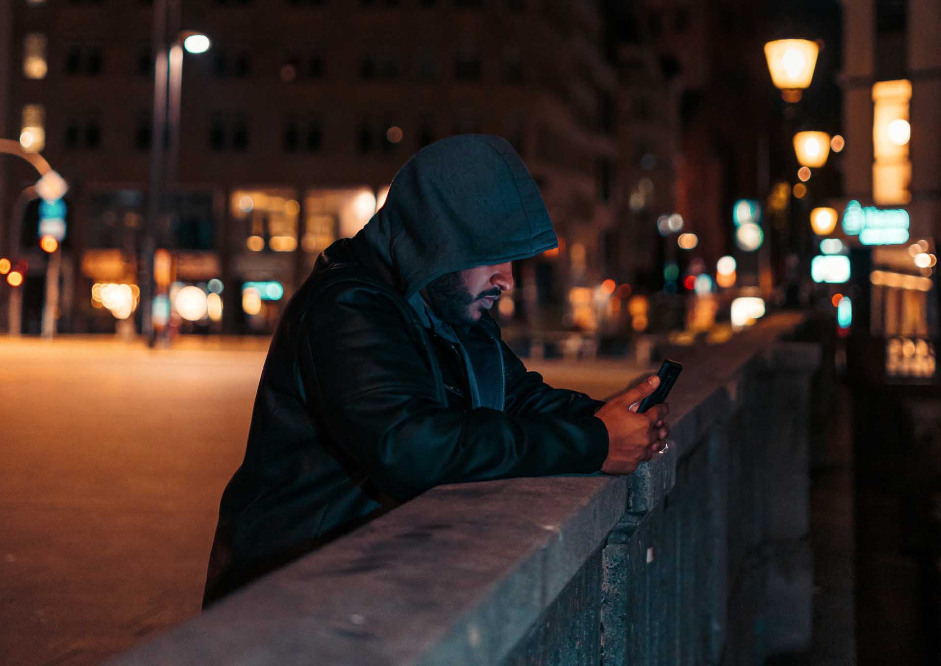 الوجودية ومواقع التواصل الاجتماعي