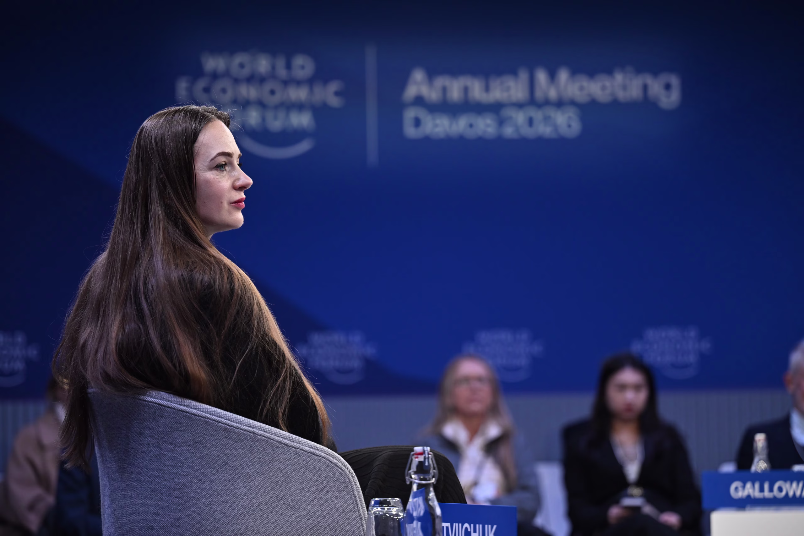 خمسة قادة في مجال حقوق الإنسان يوجّهون رسالة إلى دافوس 2026