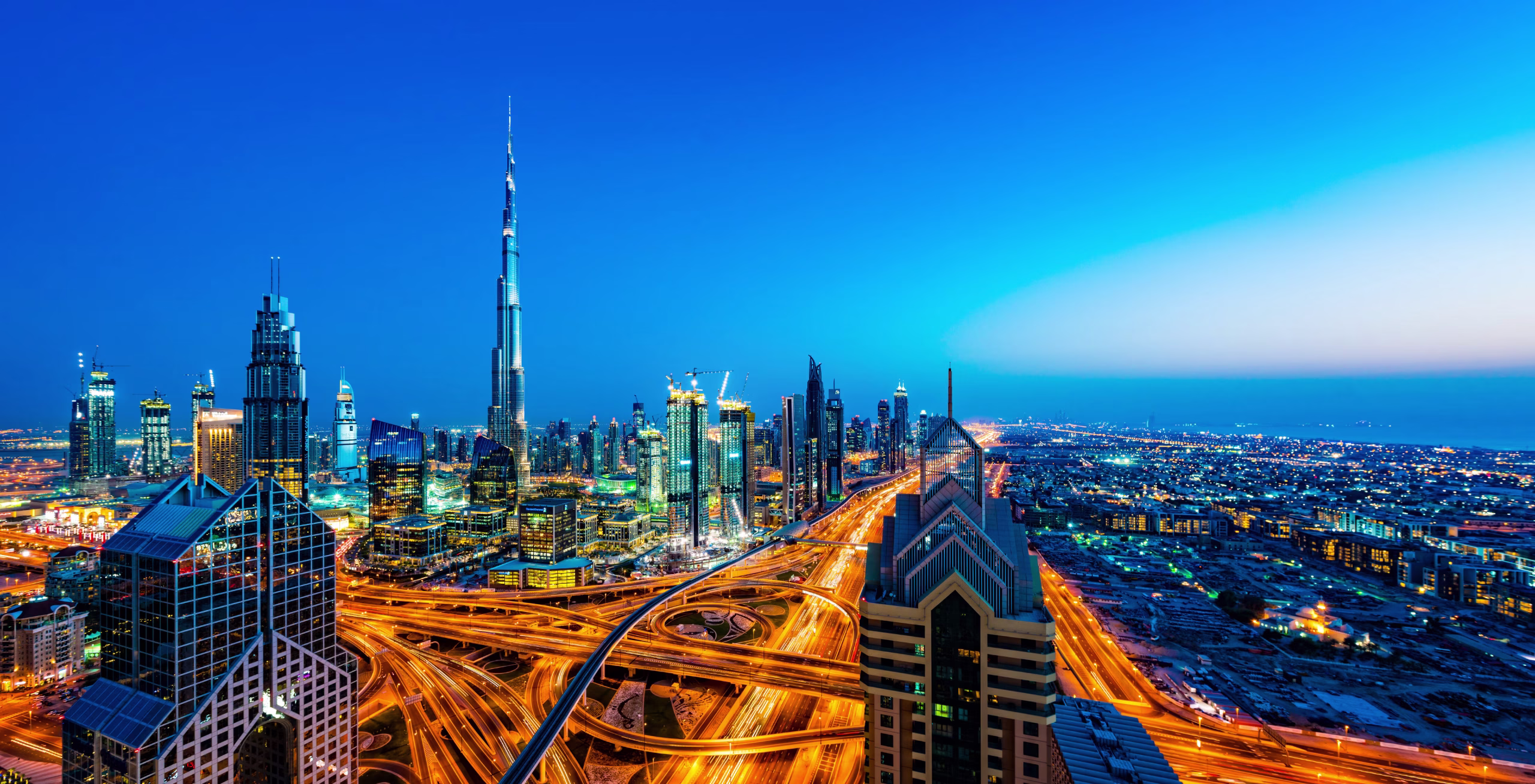 البيانات والذكاء الاصطناعي والطاقة تعيد رسم خريطة النفوذ العالمي: كيف يعيد مجلس التعاون الخليجي تشكيل تحالفاته ودوره الدولي