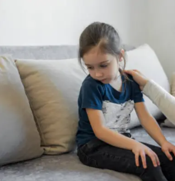 ما الذي نُخطئ فيه عندما نعلّم الأطفال الاعتذار والتسامح