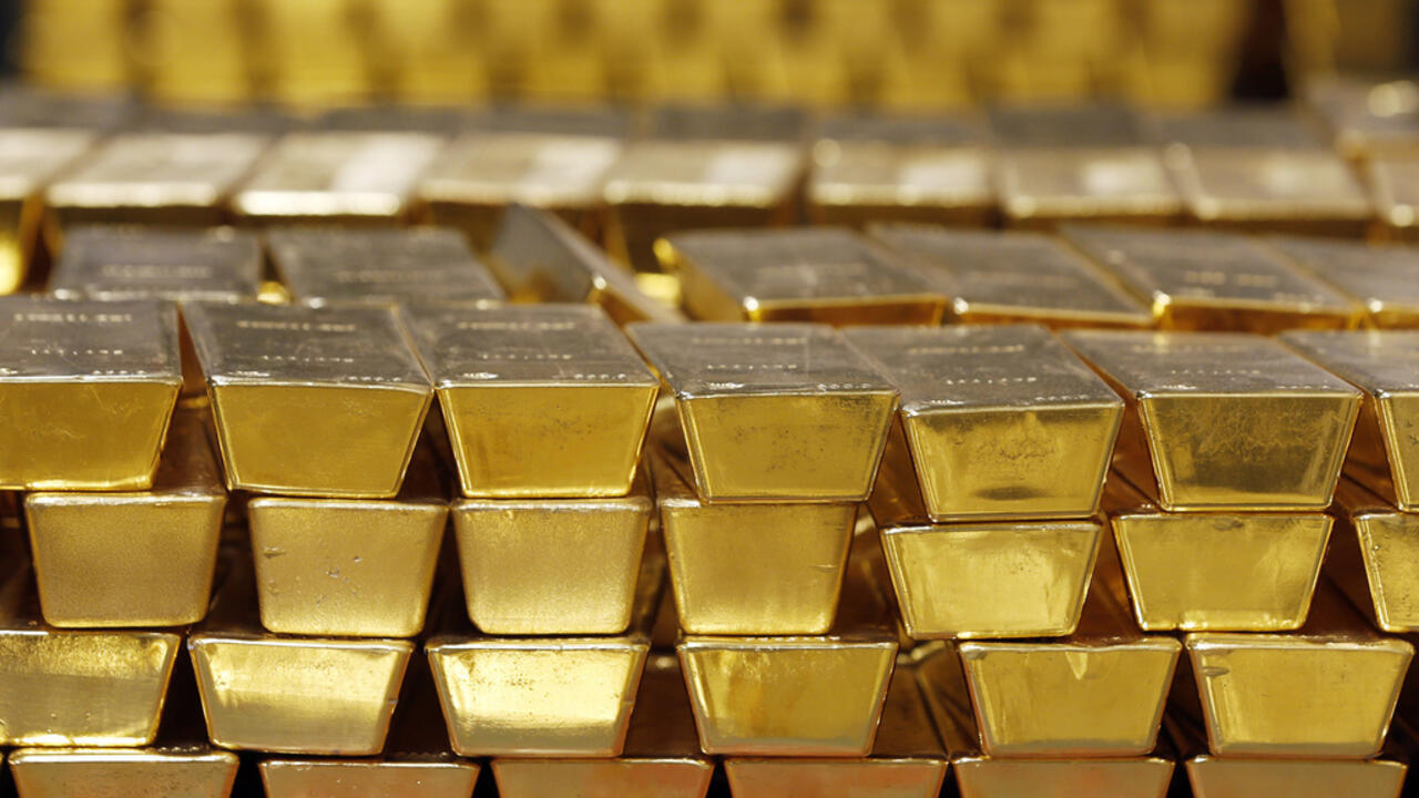 احتياطيات الذهب لدى البنوك المركزية من الذهب تقفز لأعلى مستوياتها منذ نصف قرن، فما هي الدوافع وراء هذا النمو المتسارع؟